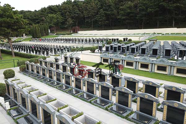 沈阳百贯山墓园诗意宁静的纪念空间